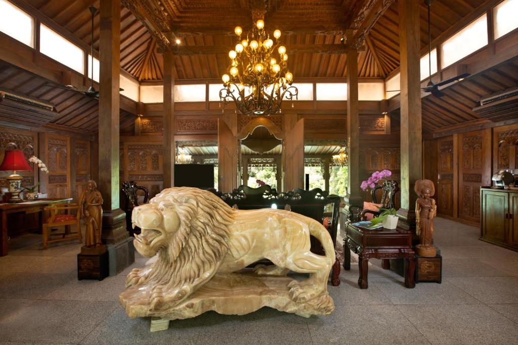 Enjoy the best of each Destination-Kuala Lumpur, Singapore, Bali & Ubud in a 12 Night Journey with flights and transfers