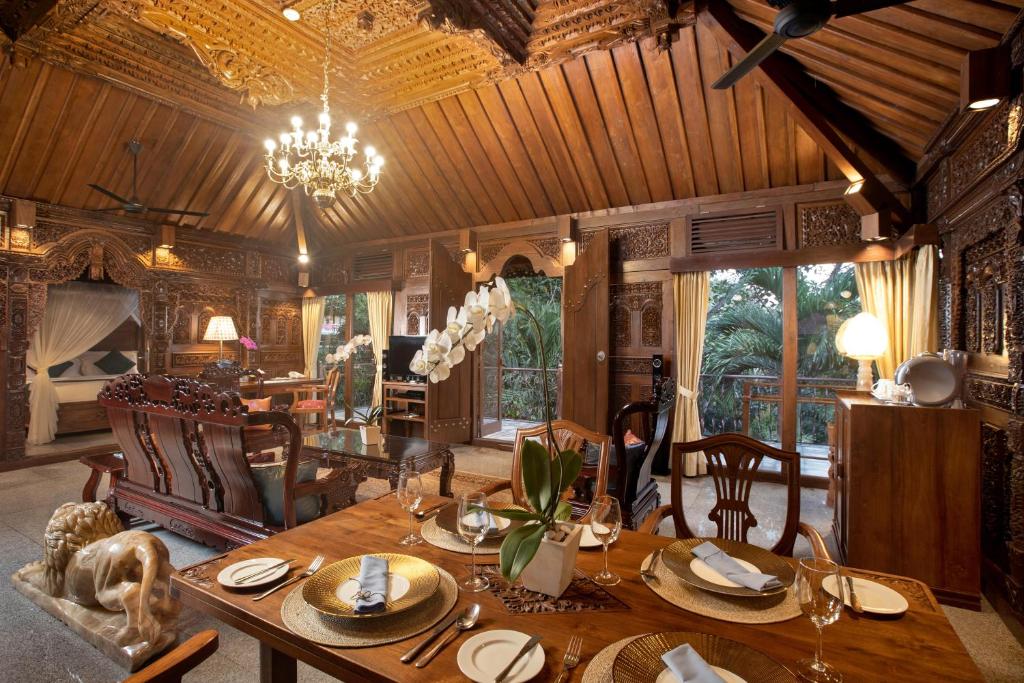 Enjoy the best of each Destination-Kuala Lumpur, Singapore, Bali & Ubud in a 12 Night Journey with flights and transfers
