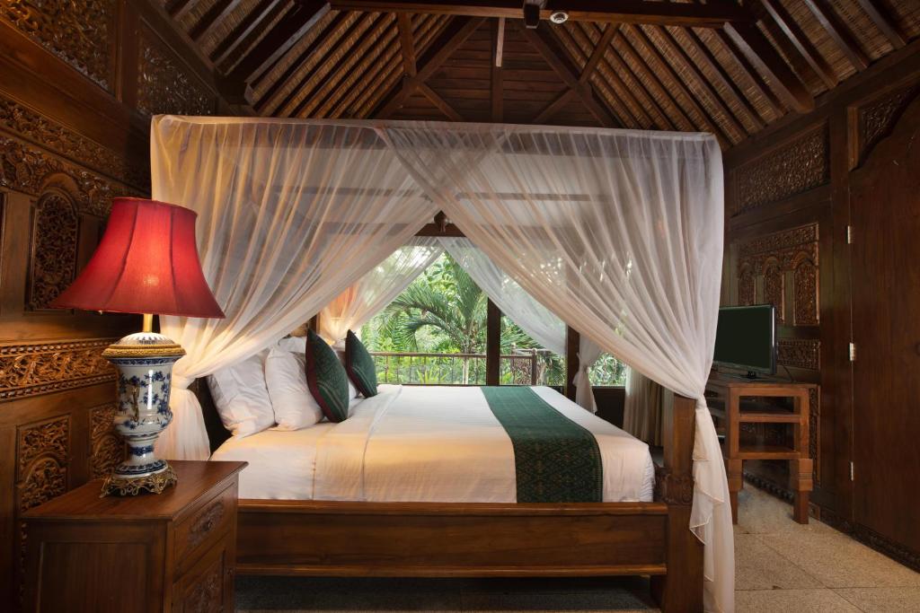 Enjoy the best of each Destination-Kuala Lumpur, Singapore, Bali & Ubud in a 12 Night Journey with flights and transfers