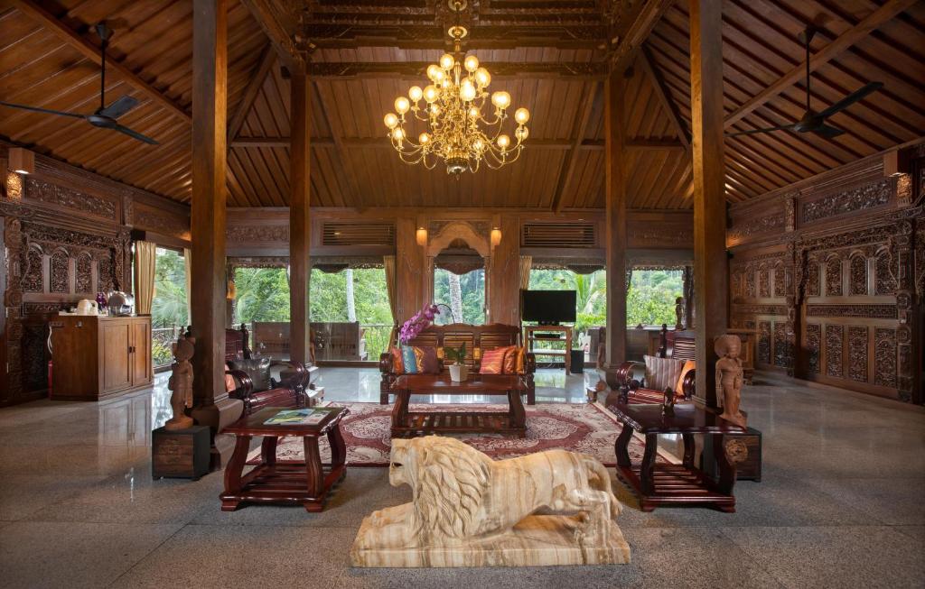 Enjoy the best of each Destination-Kuala Lumpur, Singapore, Bali & Ubud in a 12 Night Journey with flights and transfers
