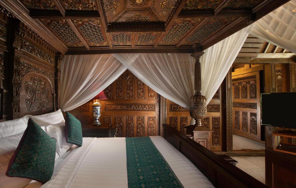 Enjoy the best of each Destination-Kuala Lumpur, Singapore, Bali & Ubud in a 12 Night Journey with flights and transfers
