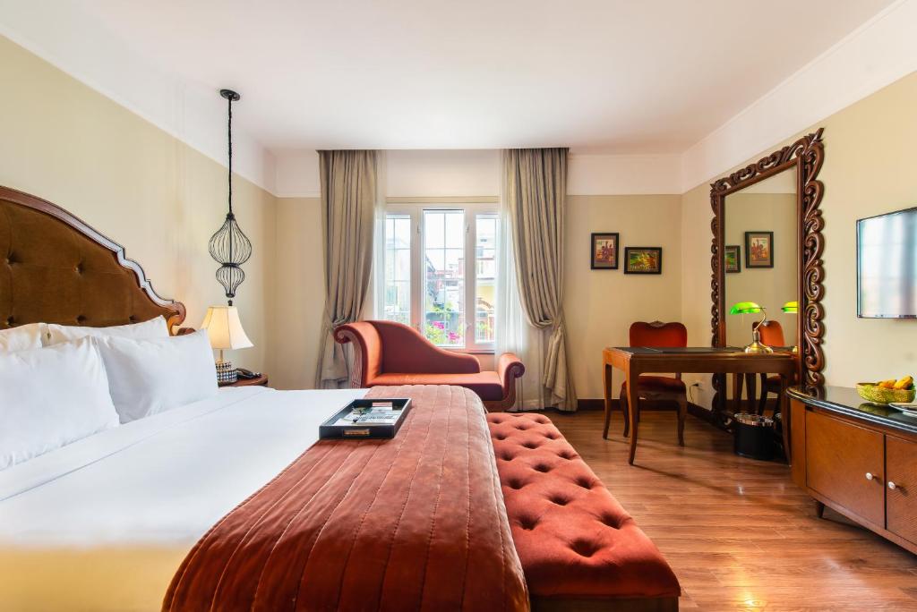 12 Nights Holiday at Phuket, Hanoi & Bangkok with Breakfast