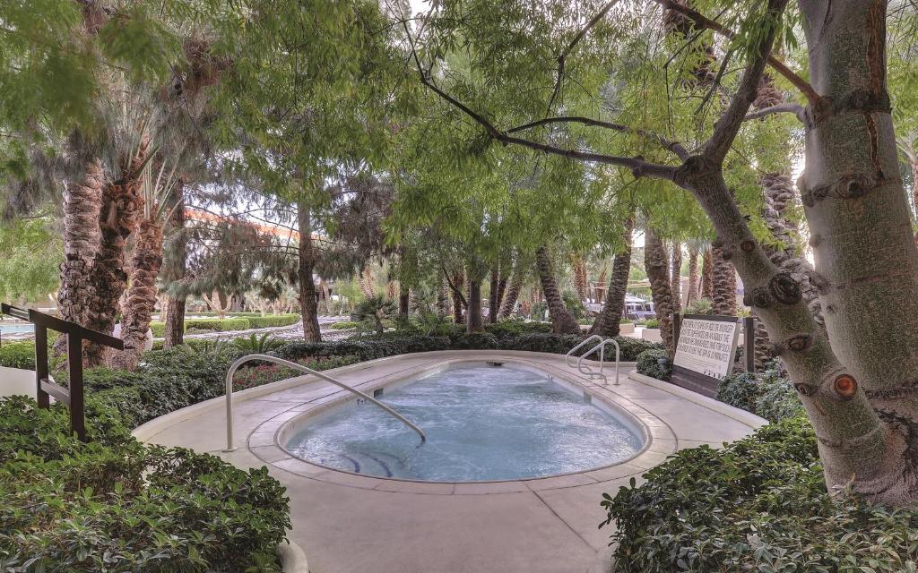 “Double Delight: 10 Nights in Las Vegas & Cancun – A Perfect Fusion of Entertainment and Tropical Paradise” Starting fr. £1999 PP