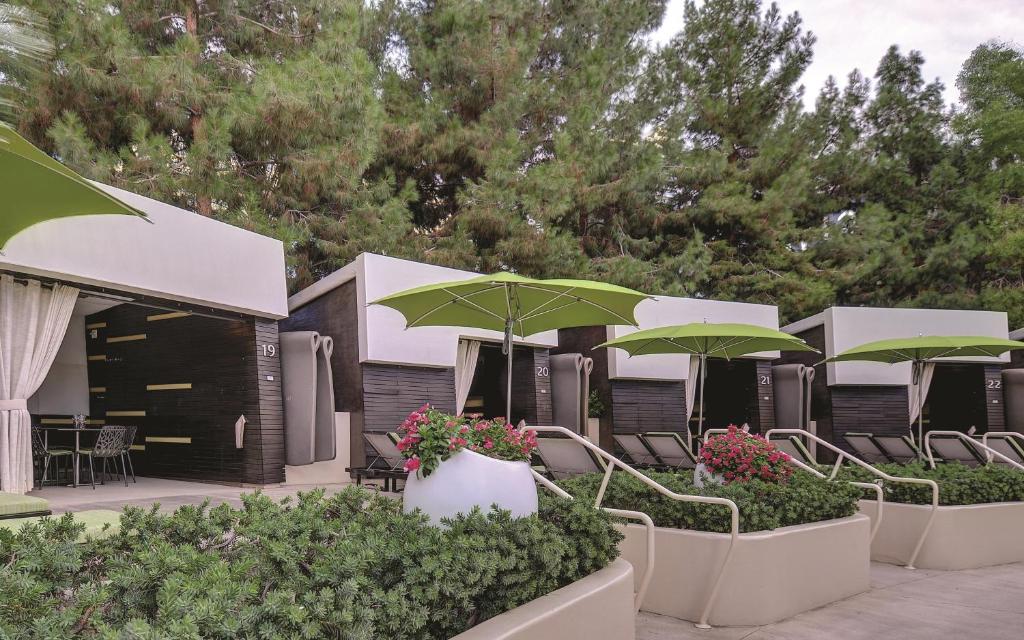 “Double Delight: 10 Nights in Las Vegas & Cancun – A Perfect Fusion of Entertainment and Tropical Paradise” Starting fr. £1999 PP