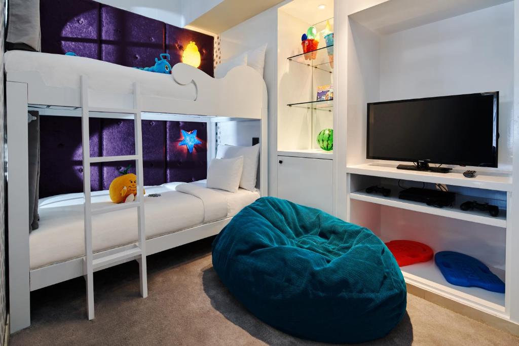 10-Night Luxury City Holiday in Dubai, Singapore, and Bali with Breakfast