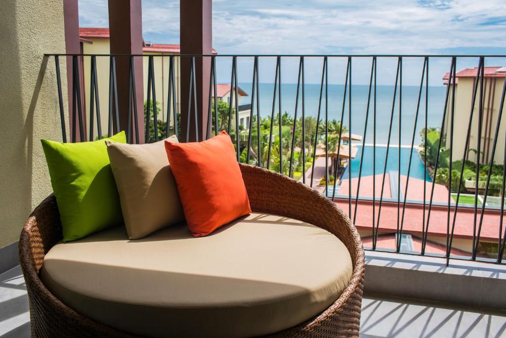 Discover the best of Vietnam and Cambodia with 12 nights of luxury for £1549pp – Silverland Sakyo, Dusit Princess Moonrise & White Mansion Legend await – accommodation and transfers included