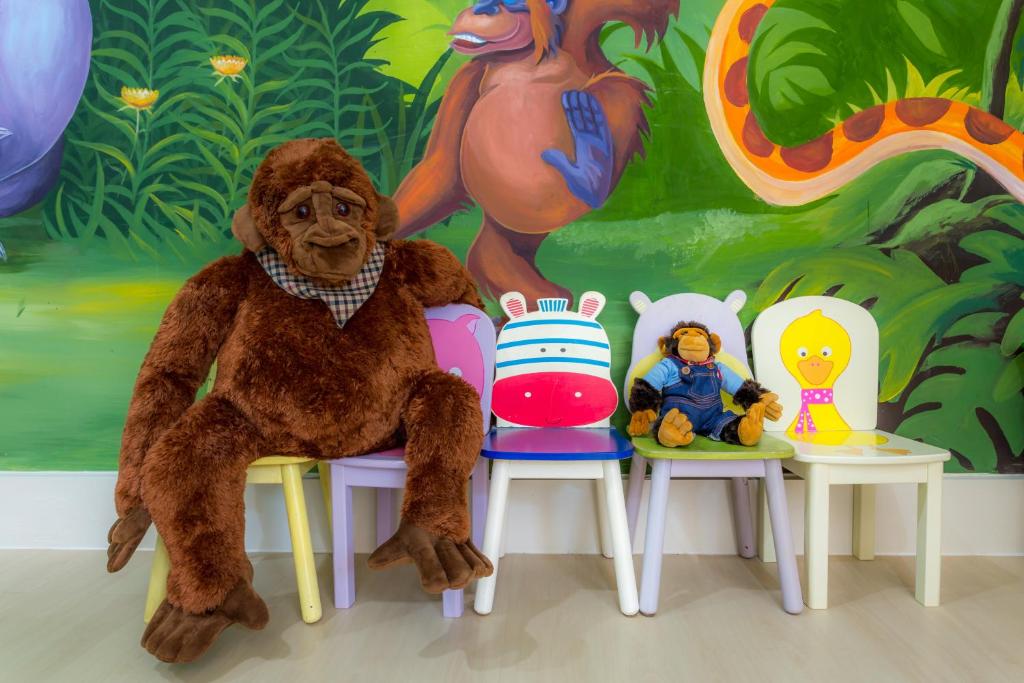 14 NIGHTS Incredible Thailand Multi-Centre PHUKET • PHI PHI • KRABI Price starting from £1,149pp