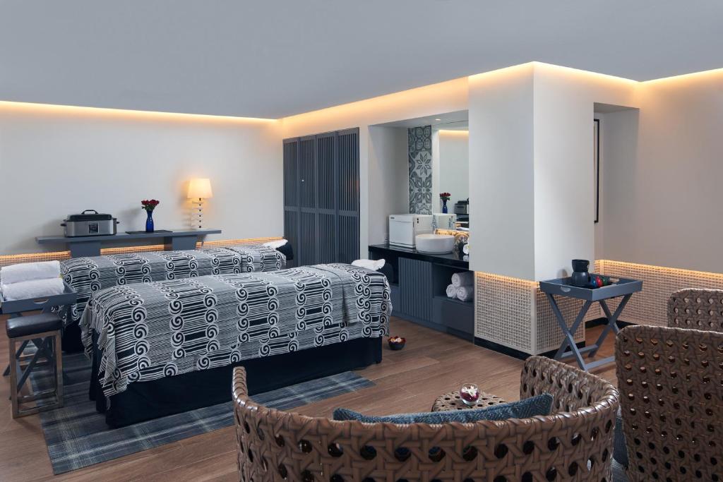 10-Night Luxury City Holiday in Dubai, Singapore, and Bali with Breakfast