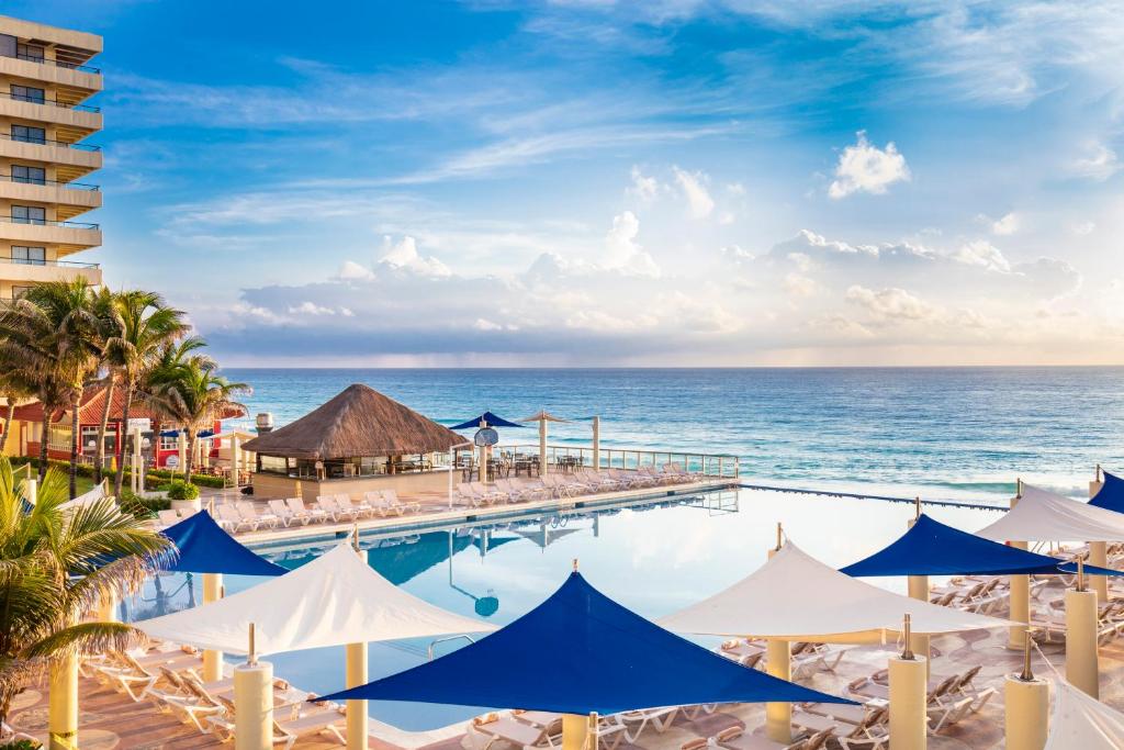 10 Nights Holidat at Cancun & Las Vegas with Standard room