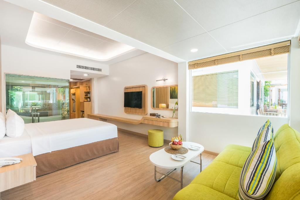 12-Night Multi-Center Thailand Escape! covering Bangkok, Koh Samui & Phuket! price starting from £1,299/PP