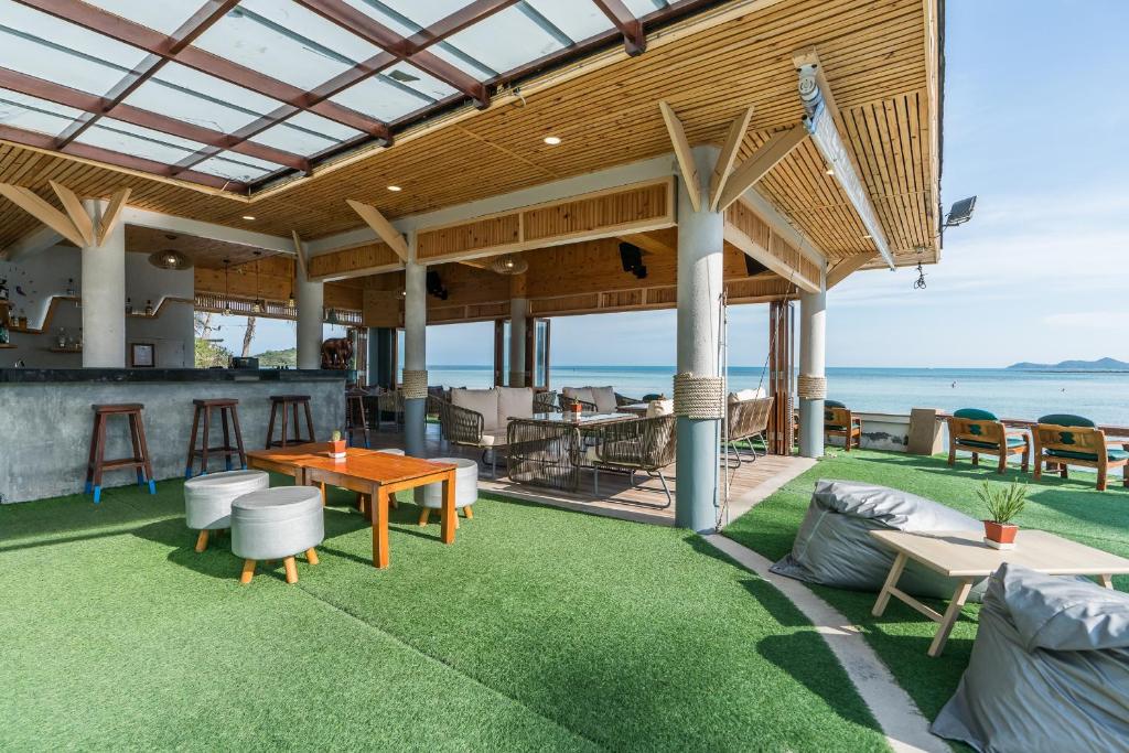 12-Night Multi-Center Thailand Escape! covering Bangkok, Koh Samui & Phuket! price starting from £1,299/PP