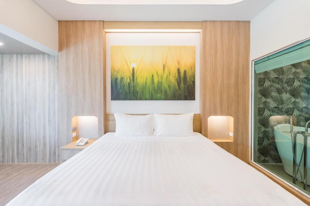 12-Night Multi-Center Thailand Escape! covering Bangkok, Koh Samui & Phuket! price starting from £1,299/PP