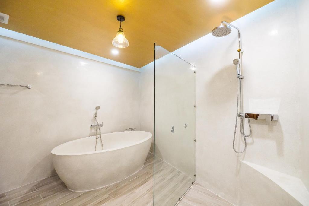 12-Night Multi-Center Thailand Escape! covering Bangkok, Koh Samui & Phuket! price starting from £1,299/PP