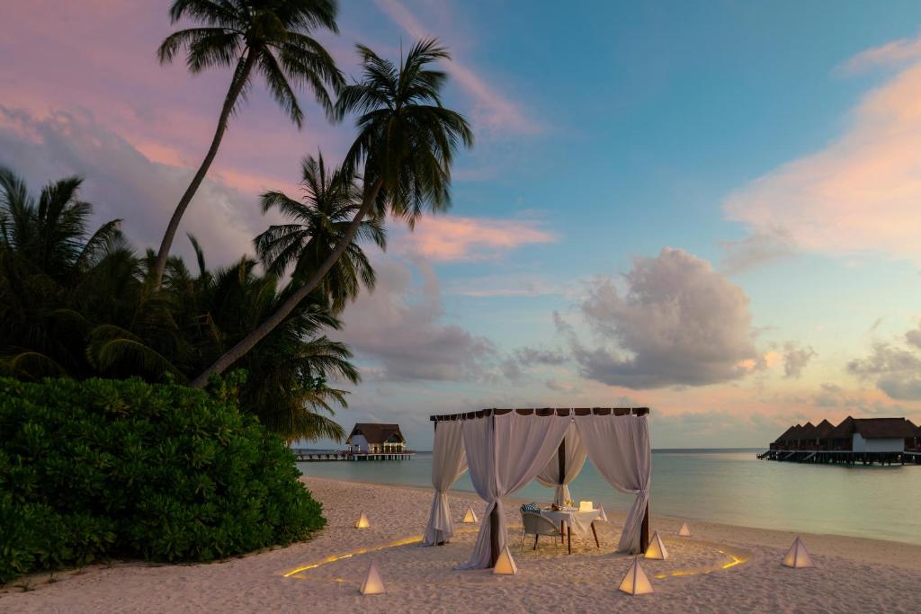 10 Nights Holiday at Mercure Maldives Koddoo & Jumeirah Zabeel Saray with All Inclusive