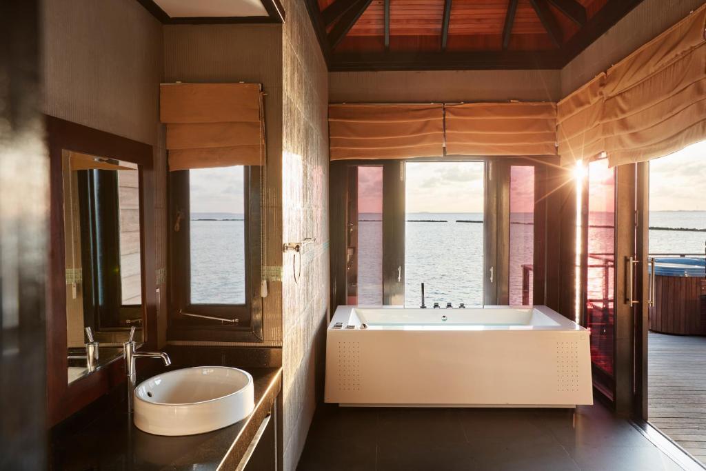 14 Nights All Inclusive Holiday Offer || 35% off Sun Siyam Iru Fushi
