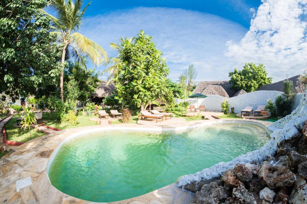 10 Nights From the Dazzling Skylines of Dubai to the Turquoise Shores of Zanzibar Price starting from £1599pp!