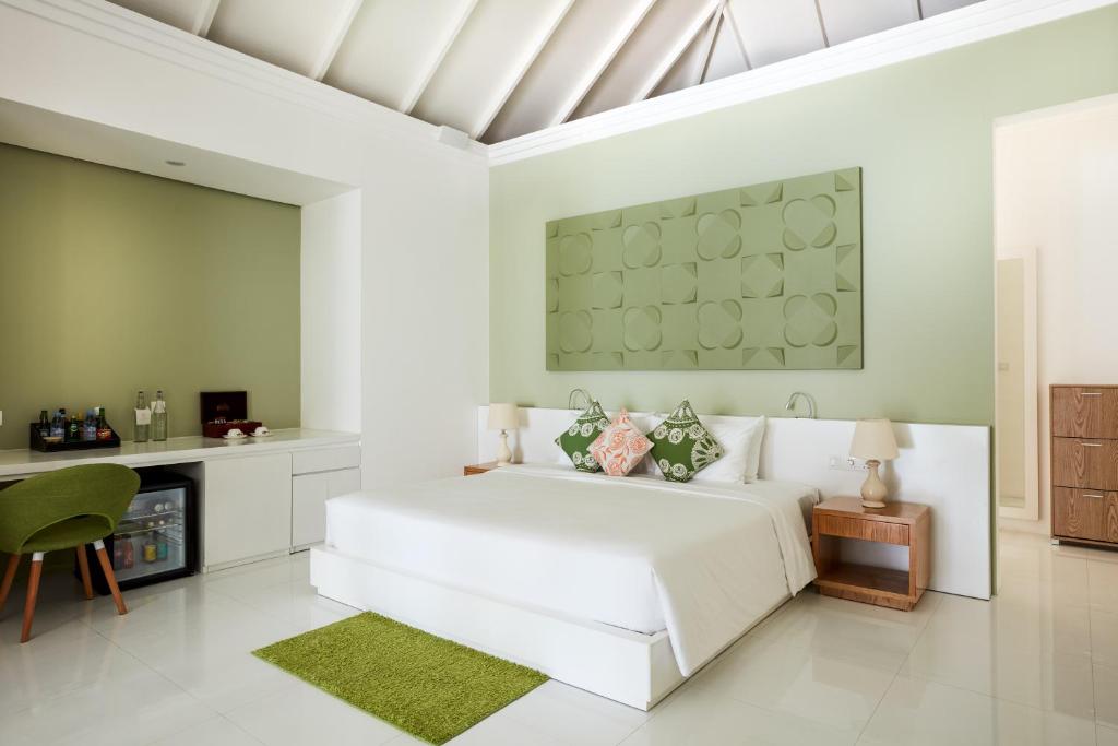 Family, Deal Extravaganza: 07 Nights Stay at Grand Water Villa Maldives for (2 Adults + 2 Kids up to 14.99 years),w/flights and transfers