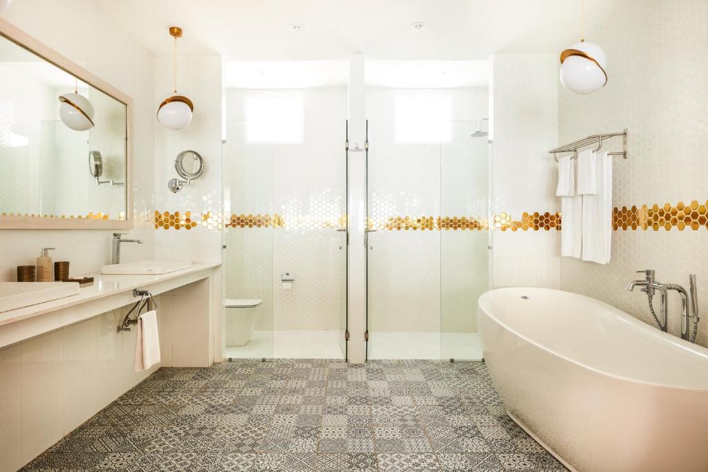 Family, Deal Extravaganza: 07 Nights Stay at Grand Water Villa Maldives for (2 Adults + 2 Kids up to 14.99 years),w/flights and transfers