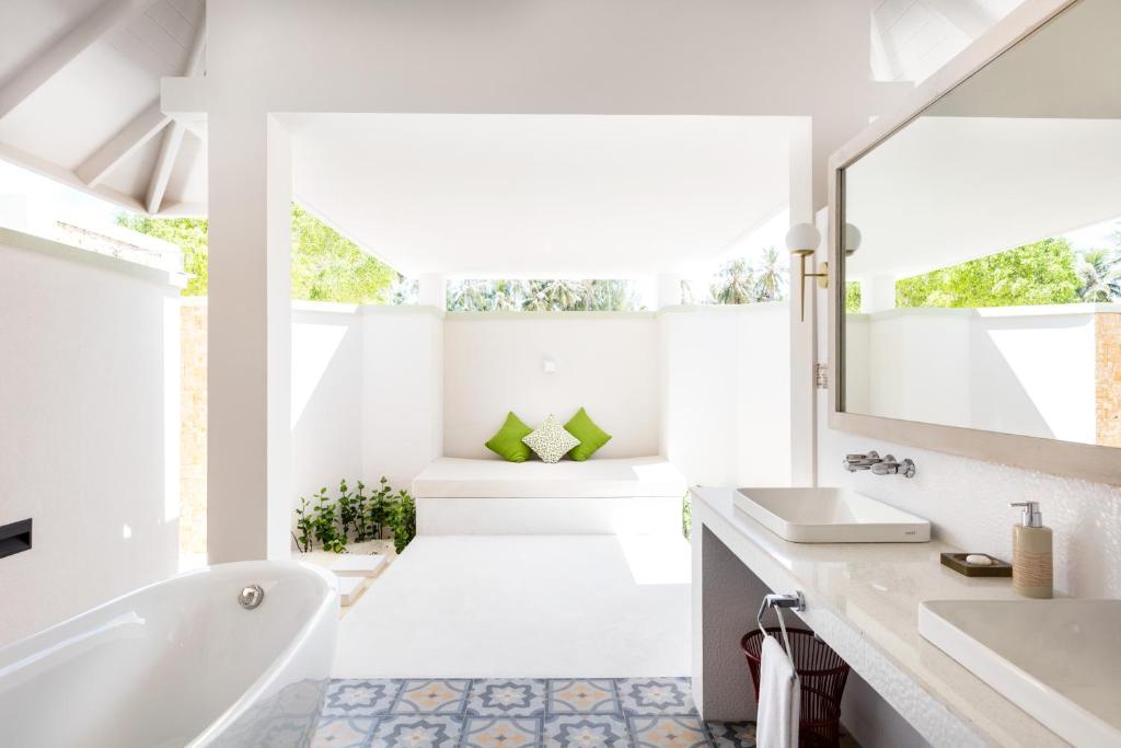 Family, Deal Extravaganza: 07 Nights Stay at Grand Water Villa Maldives for (2 Adults + 2 Kids up to 14.99 years),w/flights and transfers