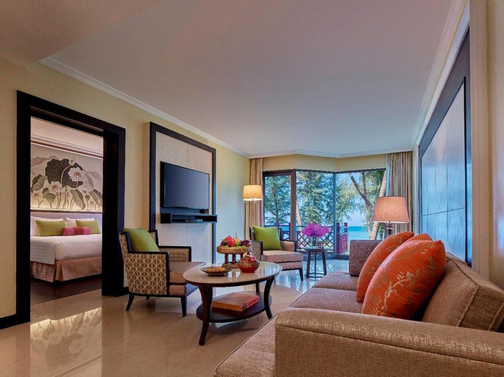 Sun-Kissed Sands and Arabian Nights: Embrace the Magic of Phuket and Dubai on a 10 Night Twin Centre Retreat.
