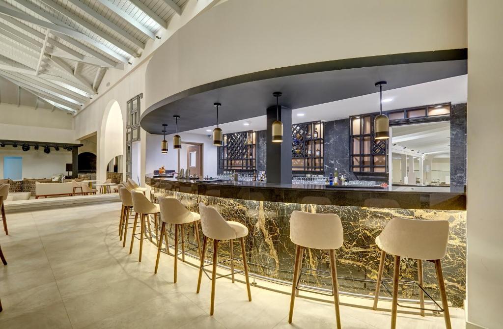 New York to Grenada: “9 Nights of City Lights and Island Paradise” with All Inclusive