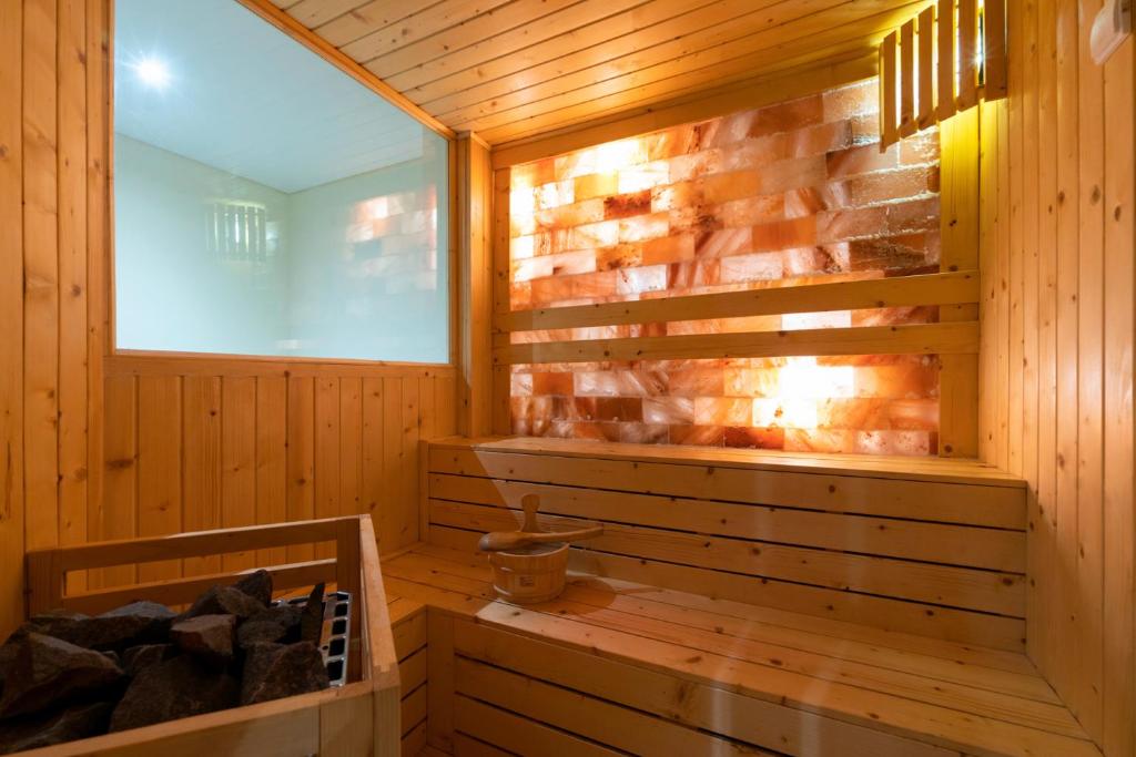 Discover the best of Vietnam and Cambodia with 12 nights of luxury for £1549pp – Silverland Sakyo, Dusit Princess Moonrise & White Mansion Legend await – accommodation and transfers included