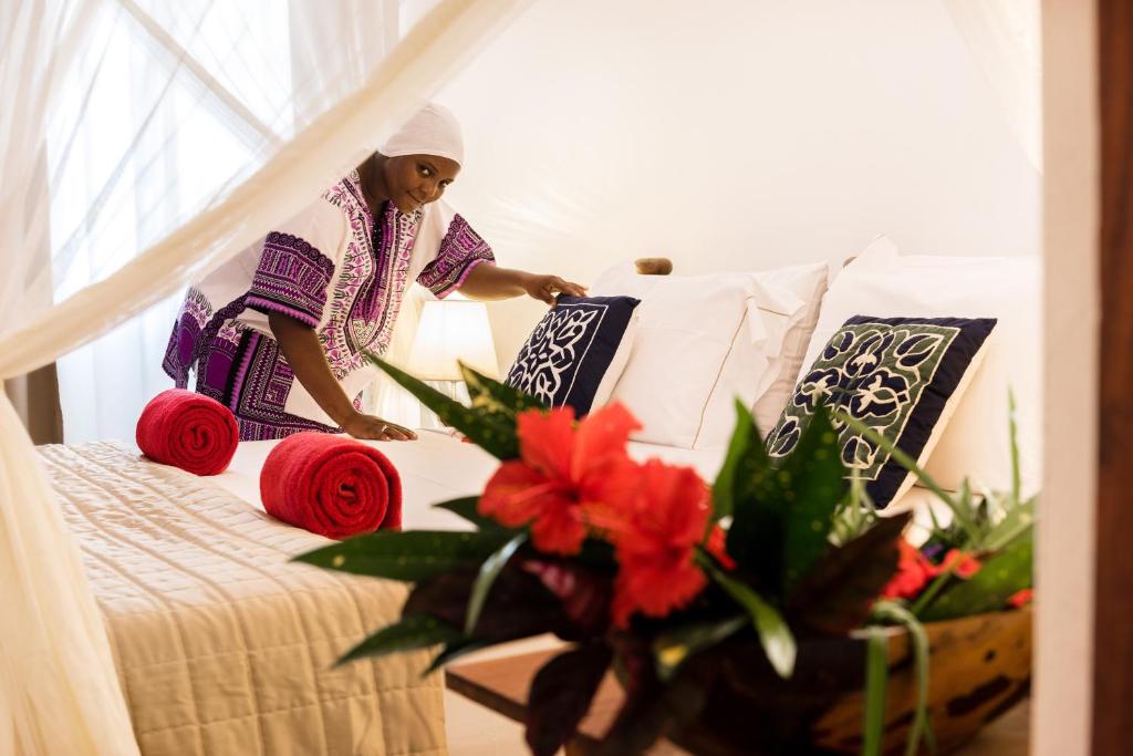10 Nights From the Dazzling Skylines of Dubai to the Turquoise Shores of Zanzibar Price starting from £1599pp!