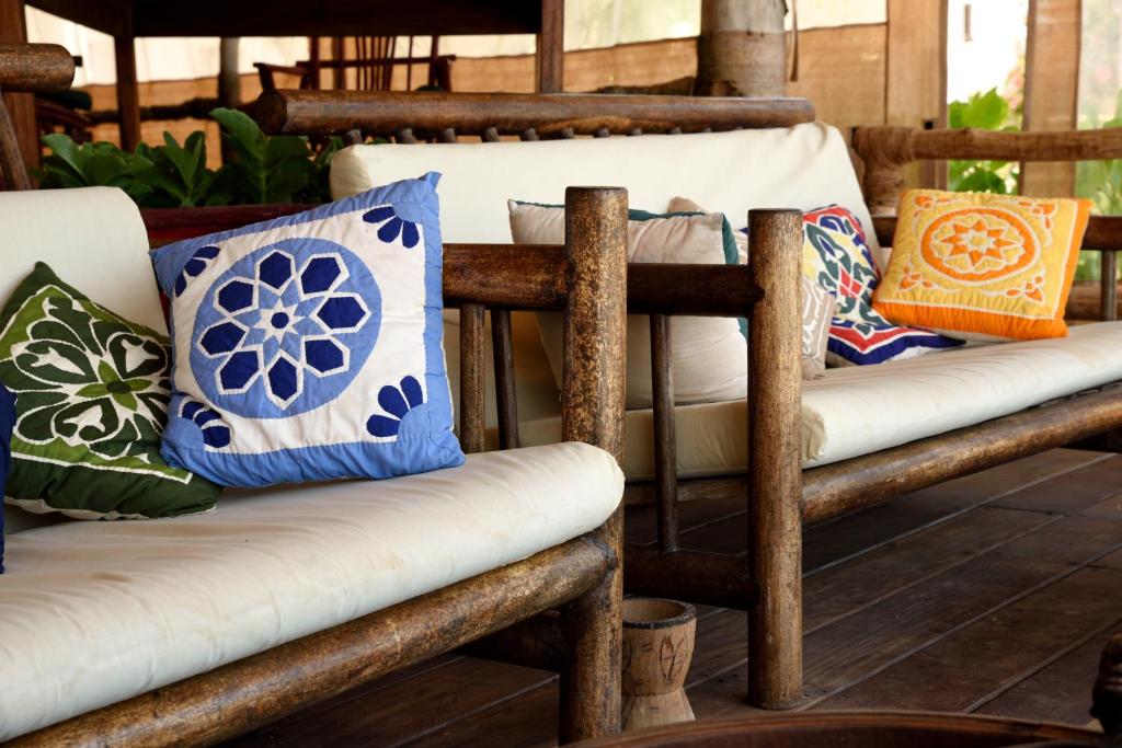 10 Nights From the Dazzling Skylines of Dubai to the Turquoise Shores of Zanzibar Price starting from £1599pp!