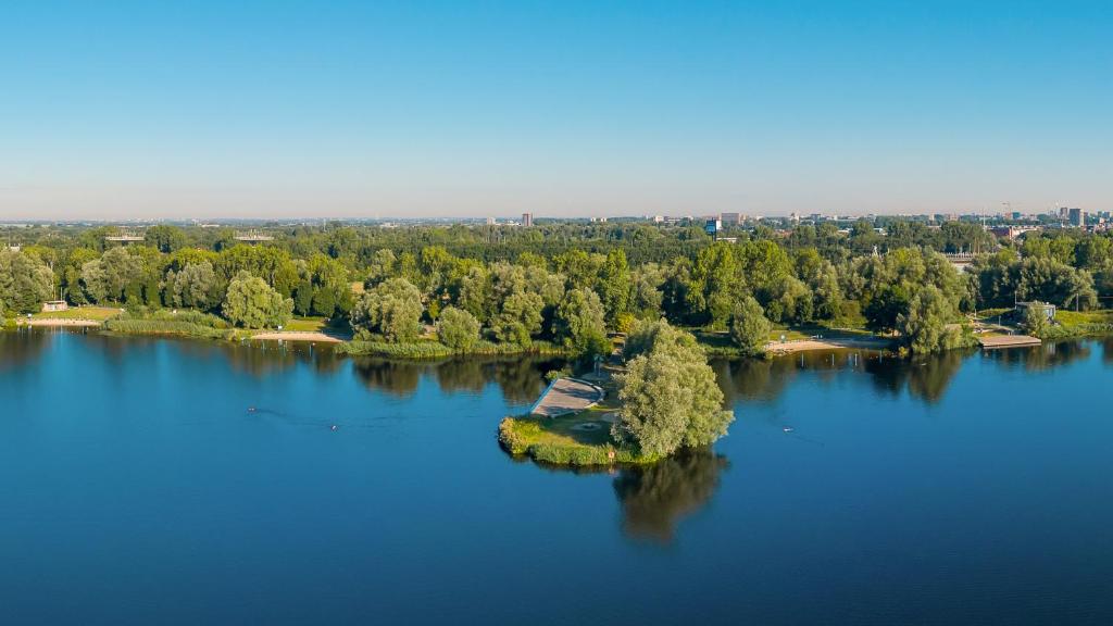 AMSTERDAM LIGHT FESTIVAL Flights + Hotels 3 Nights from ONLY £279pp (December 2026)