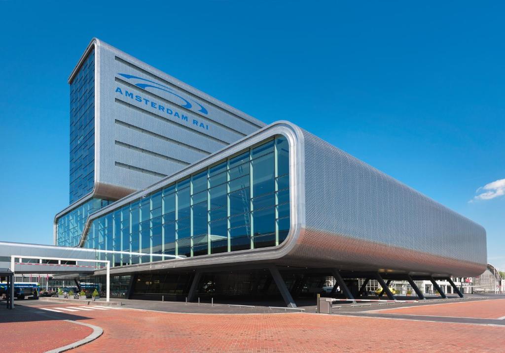 AMSTERDAM LIGHT FESTIVAL Flights + Hotels 3 Nights from ONLY £279pp (December 2026)