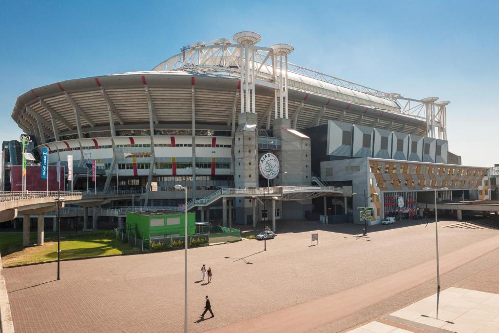 AMSTERDAM LIGHT FESTIVAL Flights + Hotels 3 Nights from ONLY £279pp (December 2026)