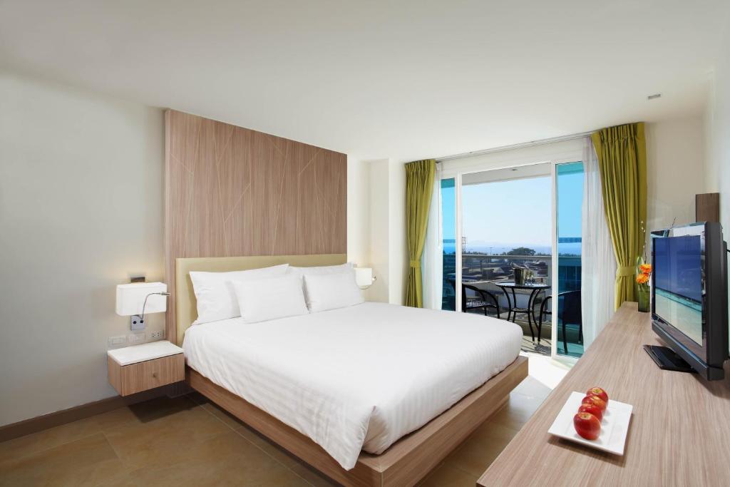 12 Night Thailand Adventure Pattaya, Koh Samet & Bangkok price starting from £1,299/PP