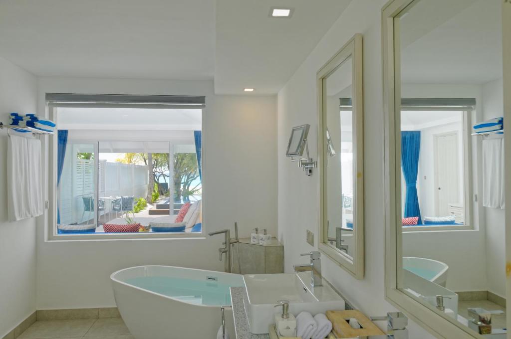 10 Nights of Indulgence and Relaxation in Abu Dhabi and the Maldives