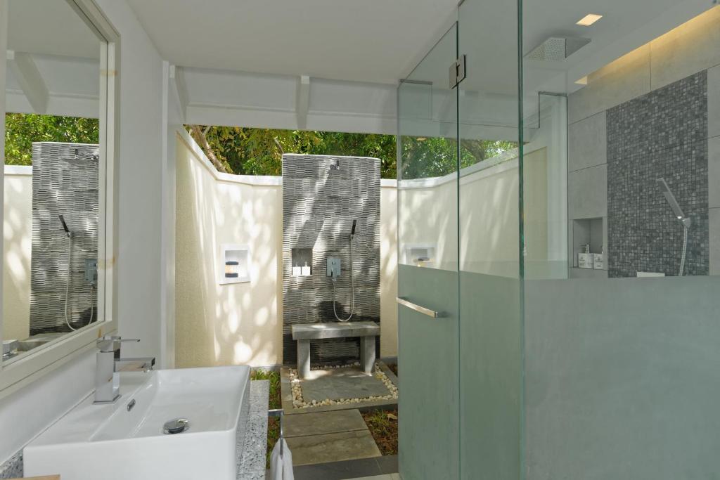 10 Nights of Indulgence and Relaxation in Abu Dhabi and the Maldives