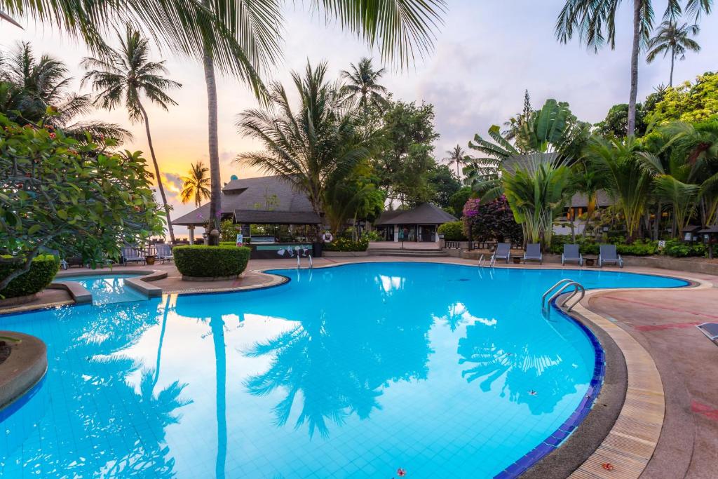 14 NIGHTS Incredible Thailand Multi-Centre PHUKET • PHI PHI • KRABI Price starting from £1,149pp