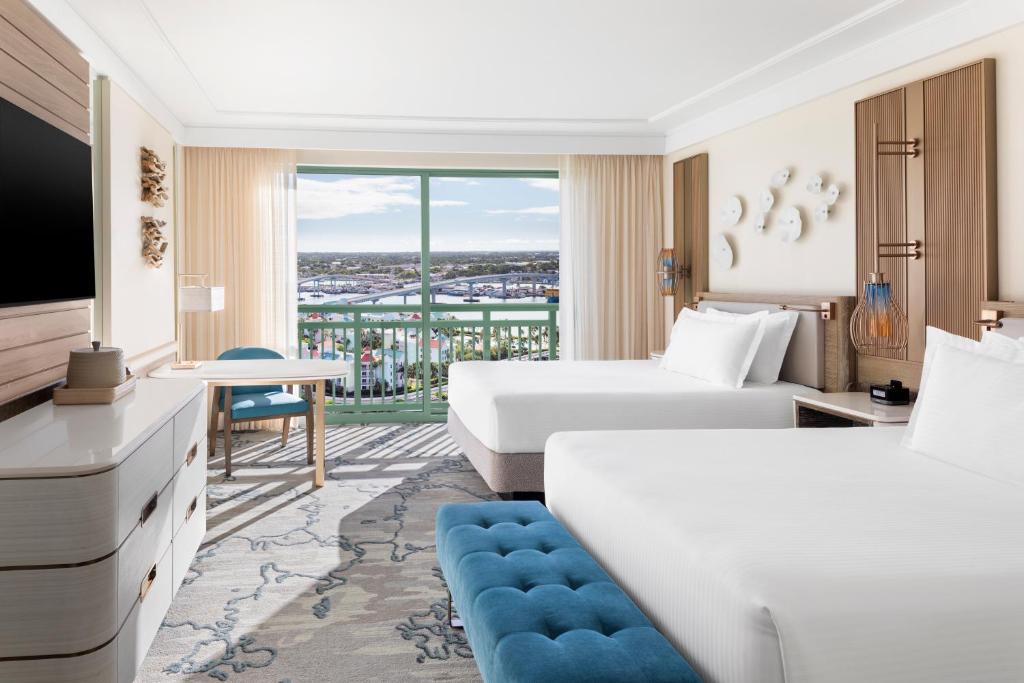 Starry Nights! Your 10 Nights Family Extravaganza in Orlando & Bahamas! Adventure Awaits!