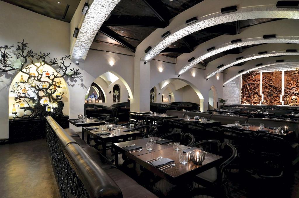 “Double Delight: 10 Nights in Las Vegas & Cancun – A Perfect Fusion of Entertainment and Tropical Paradise” Starting fr. £1999 PP