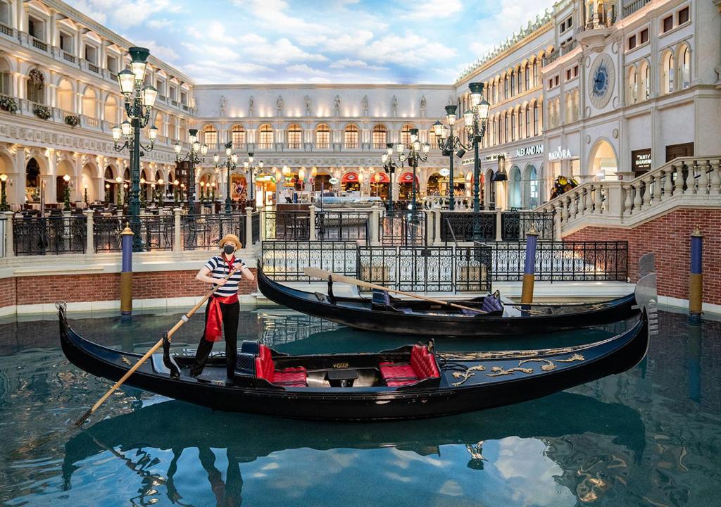 Double Destination Holiday Deal || Cancun + Las Vegas