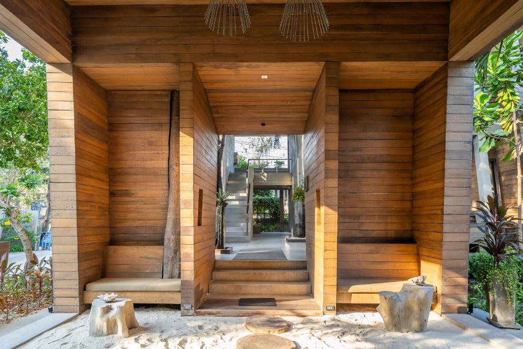 12 Night Thailand Adventure Pattaya, Koh Samet & Bangkok price starting from £1,299/PP