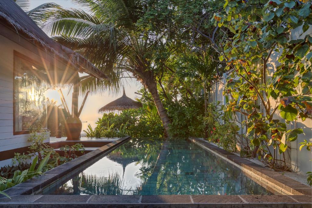 07 Nights of Luxury Holiday in Ozen Life Madhoo with Wind Villa