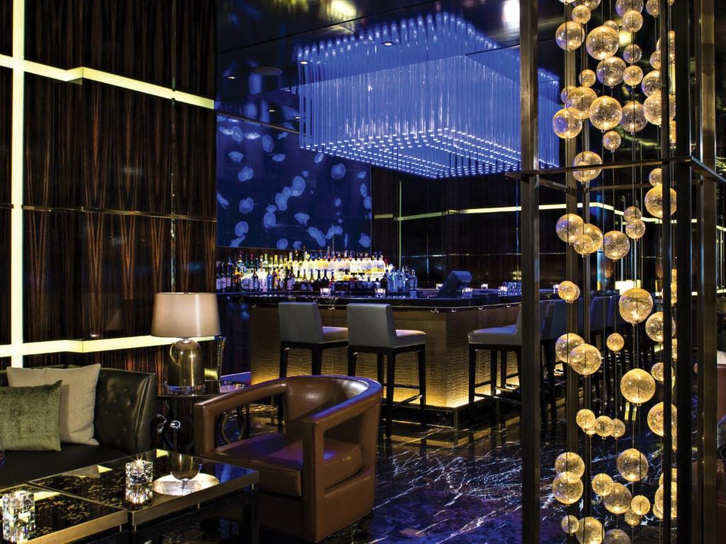 Starry Nights! Your 10 Nights Family Extravaganza in Orlando & Bahamas! Adventure Awaits!