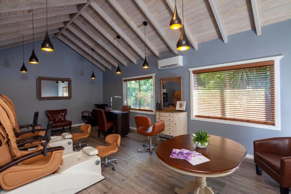 Explore the enchanting Antigua Attractions on a Fantastic 07 Night Getaway, all for just £1799pp