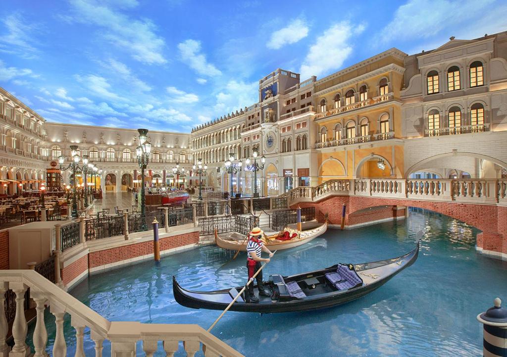 Double Destination Holiday Deal || Cancun + Las Vegas