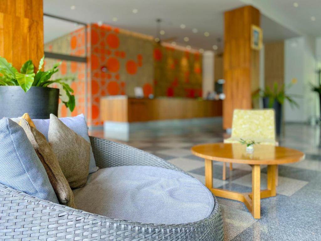 09 Nights Luxurious Stay in Khao Lak and Heart-Warming Elephant Encounters in Elephant Hills with flight & transfers