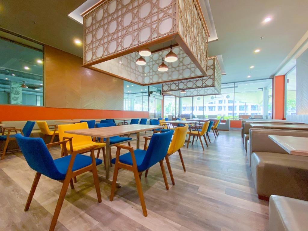 09 Nights Luxurious Stay in Khao Lak and Heart-Warming Elephant Encounters in Elephant Hills with flight & transfers