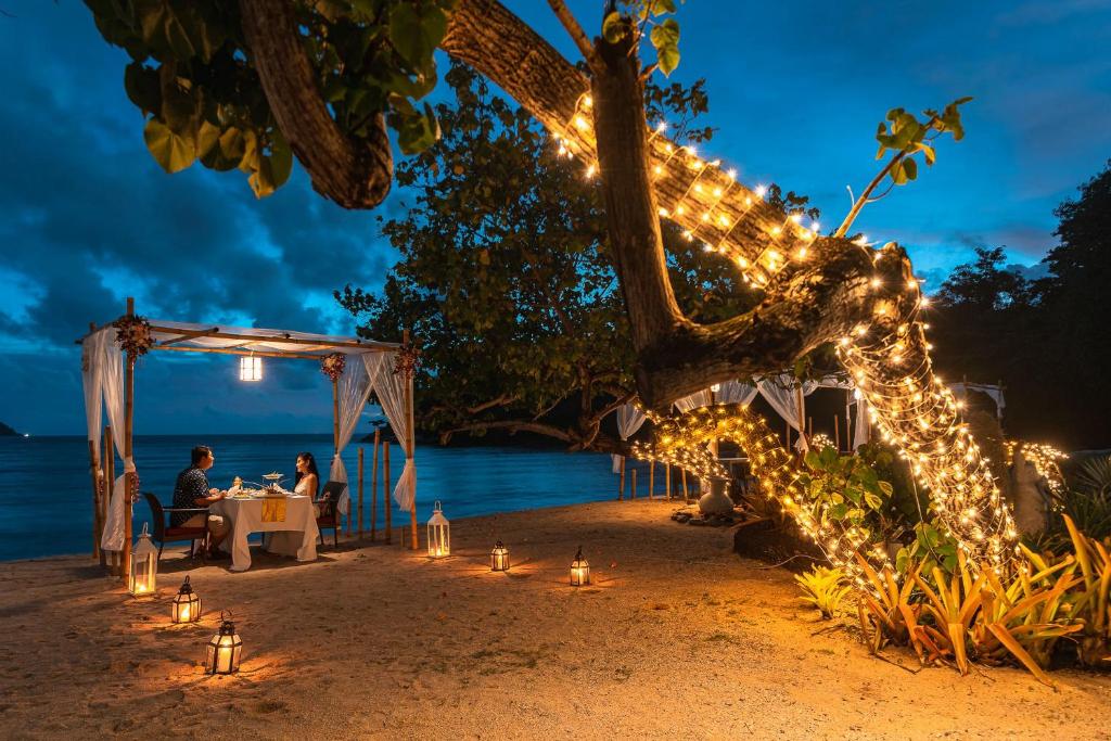 11 Nights Holiday at Dubai, Phuket and Krabi with Breakfast, Starting from £1499 pp