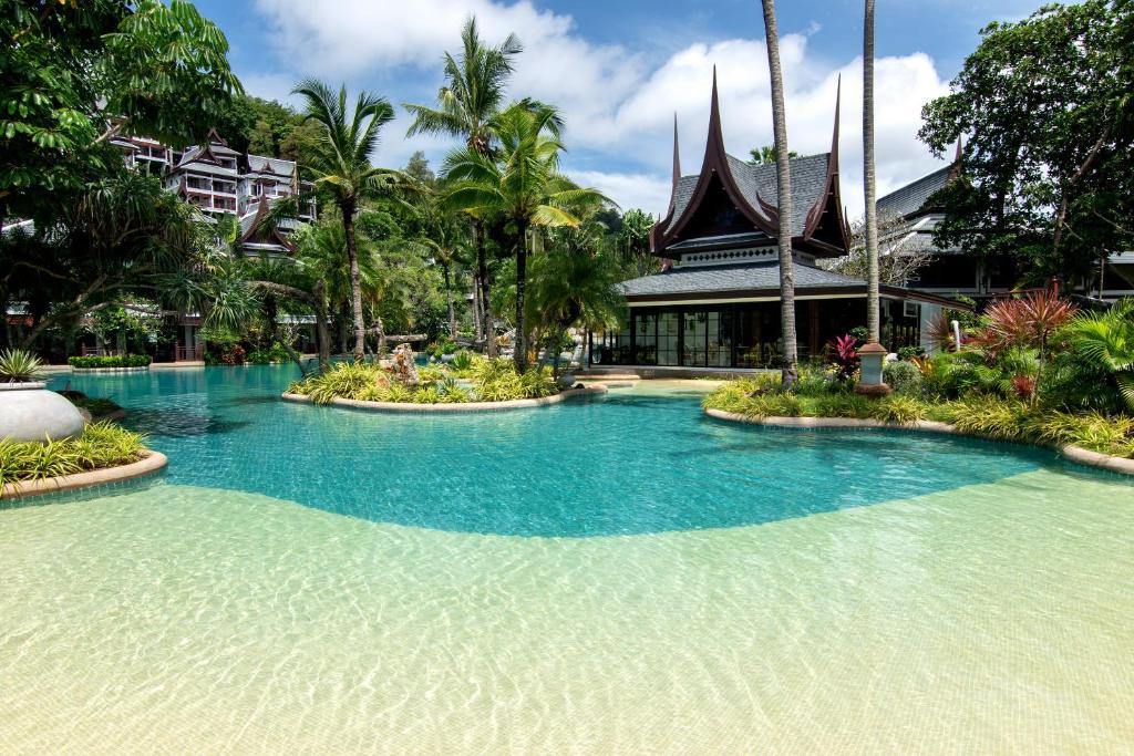 11 Nights Holiday at Dubai, Phuket and Krabi with Breakfast, Starting from £1499 pp