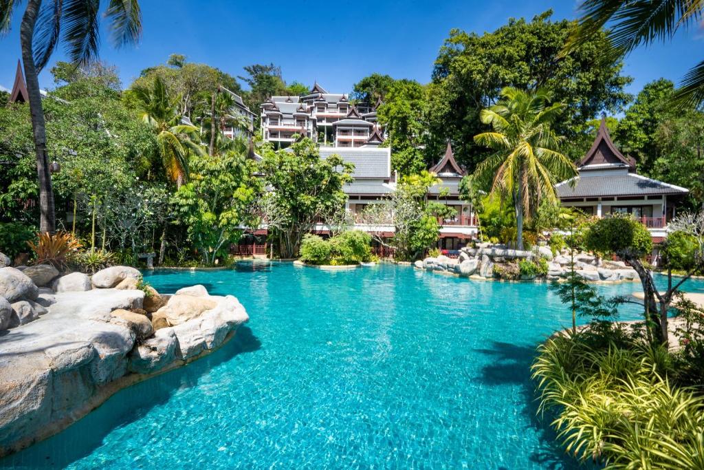 11 Nights Holiday at Dubai, Phuket and Krabi with Breakfast, Starting from £1499 pp
