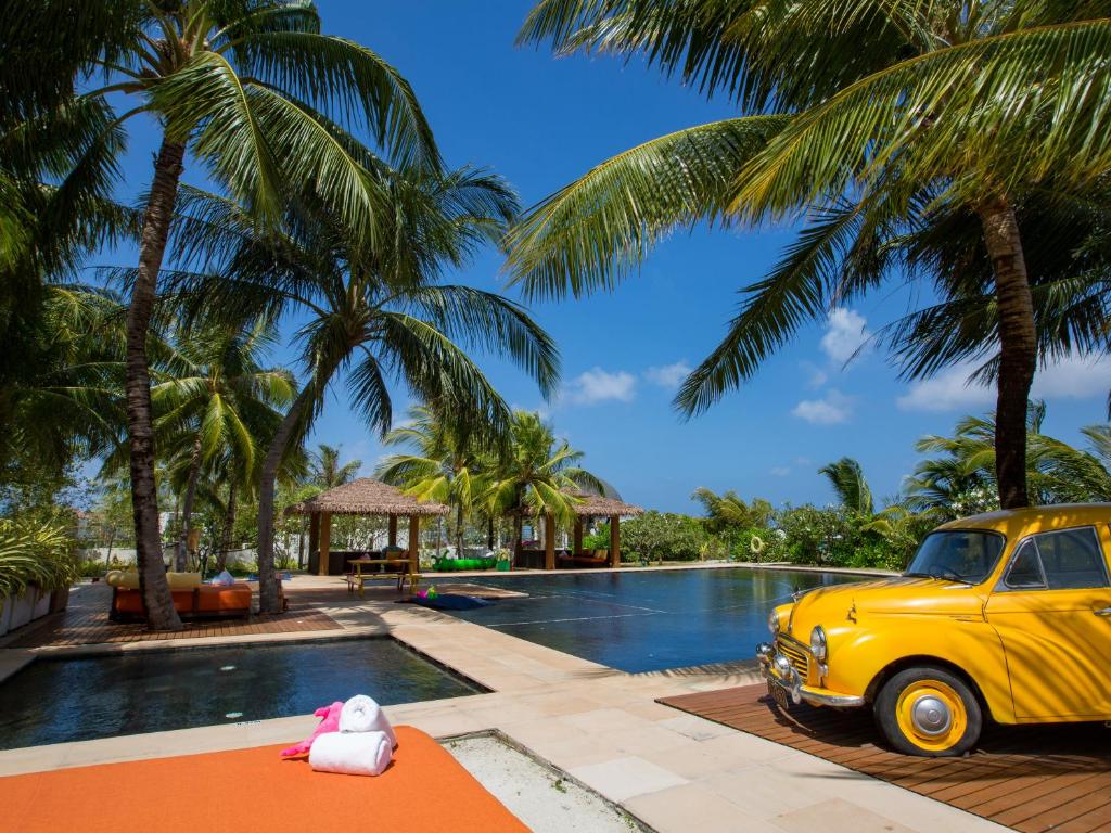 10 Nights Holiday at Ozen Reserve Bolifushi & Dukes the Palm with Half Board