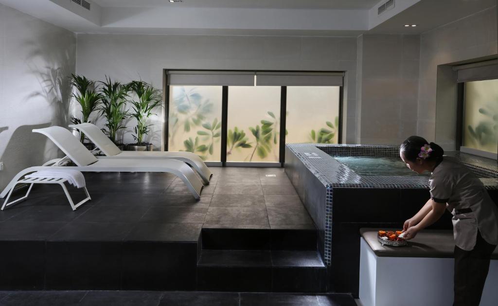 Enjoy the best of each Destination-Kuala Lumpur, Singapore, Bali & Ubud in a 12 Night Journey with flights and transfers